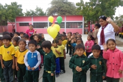 alumnos-en-la-ceremonia-de-entrega-de-donacion_42912824114_o